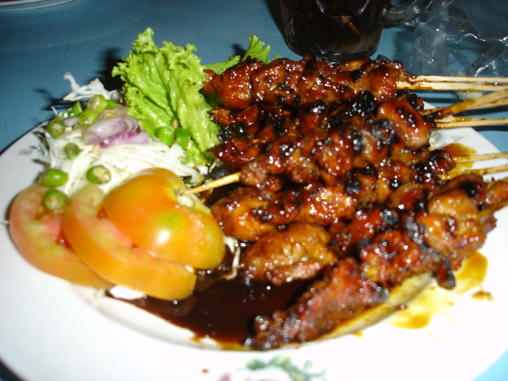 Bu Darni's Kitchen: Flavorful Meals That Brighten Your Day in Cilacap