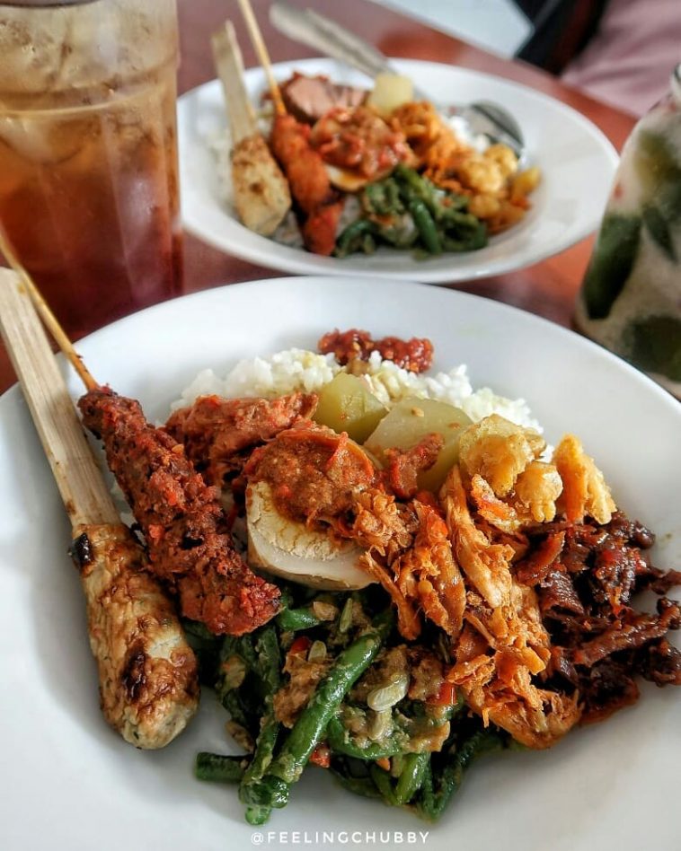 Bu Darni's Warung: Authentic Flavors Woven into Every Corner of Cilacap